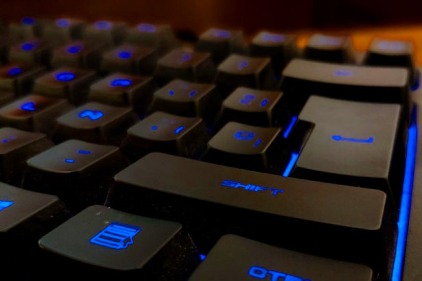 ¿Cuál es la tecla de comando en un teclado normal?