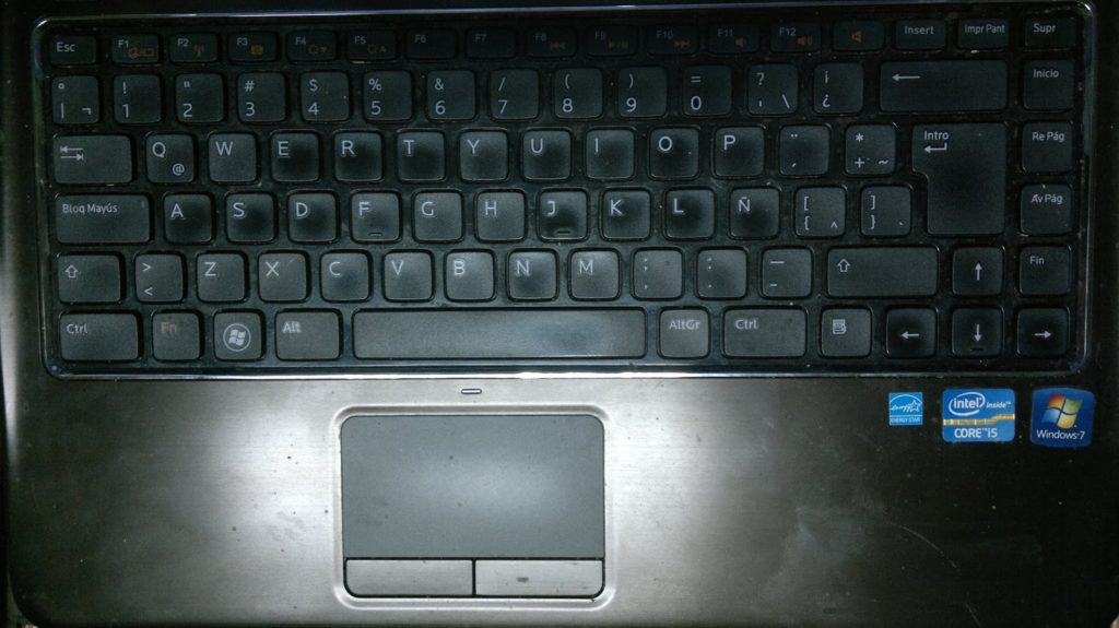 ¿Qué tipo de teclado tengo si la arroba está en la Q?