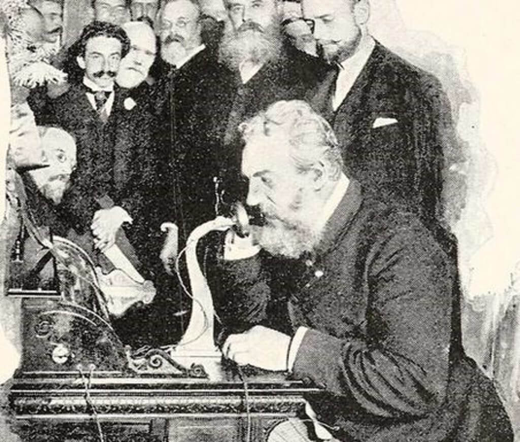 ¿Quién fue Alexander Graham Bell y qué inventó?